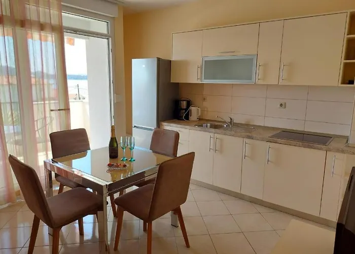 Apartment Zulim 1 *